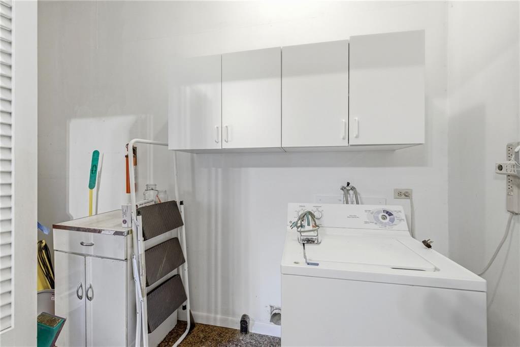 121 W Candler Street Property Photo 17