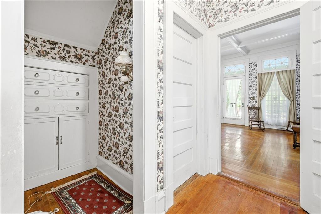 121 W Candler Street Property Photo 18