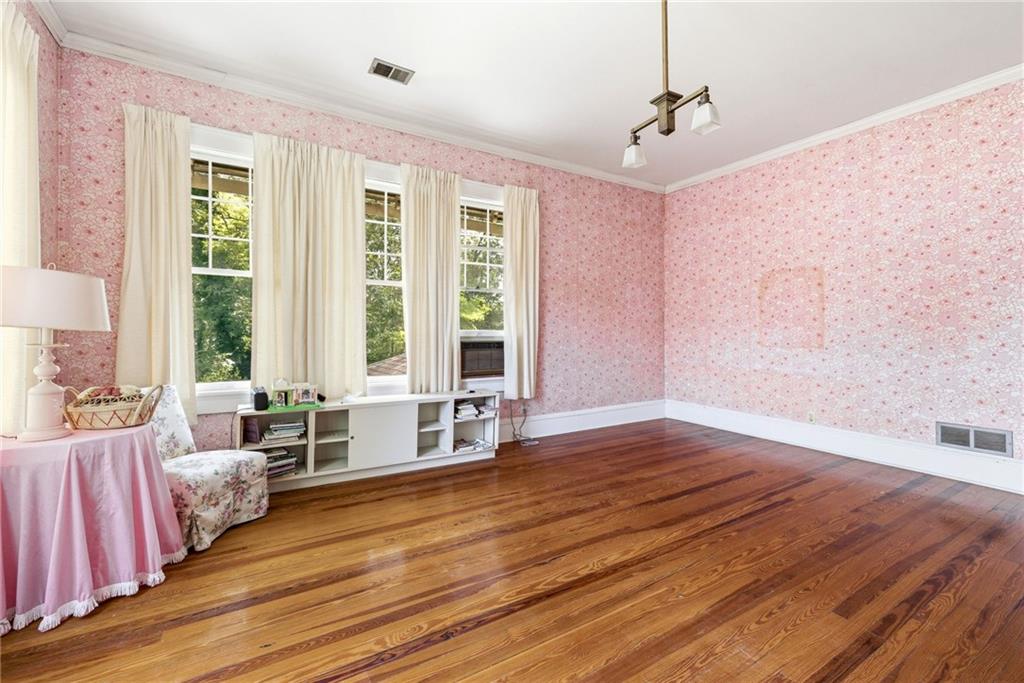 121 W Candler Street Property Photo 27