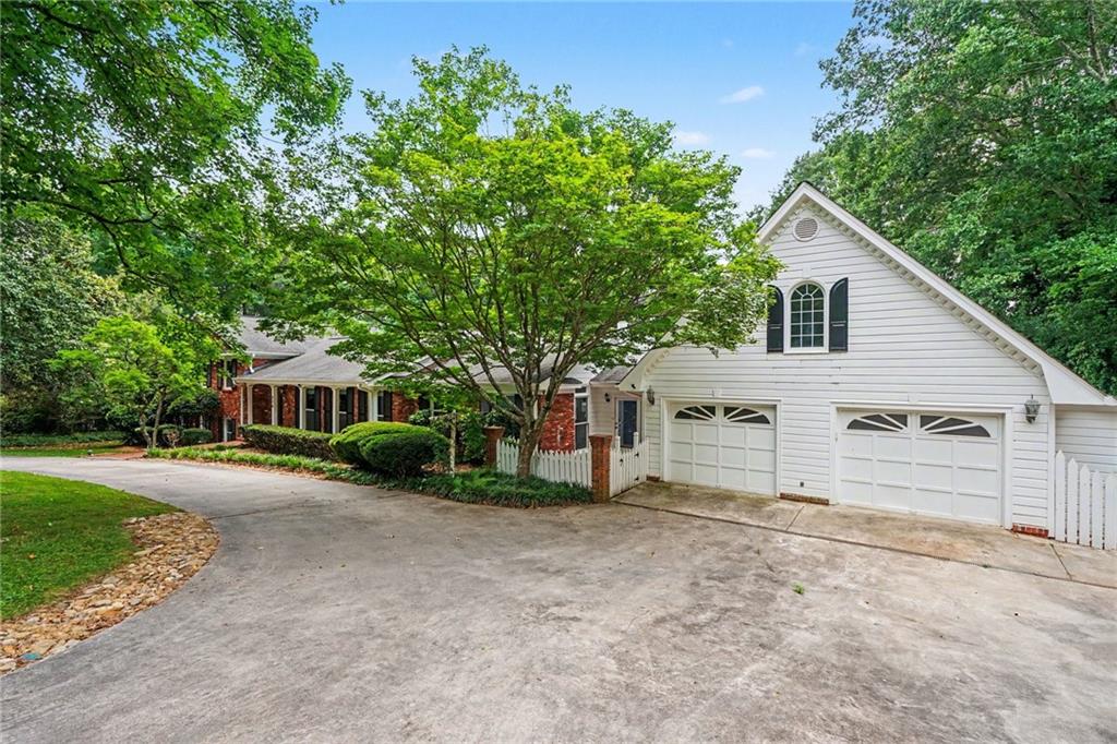 326 Fayette Drive Property Photo 3