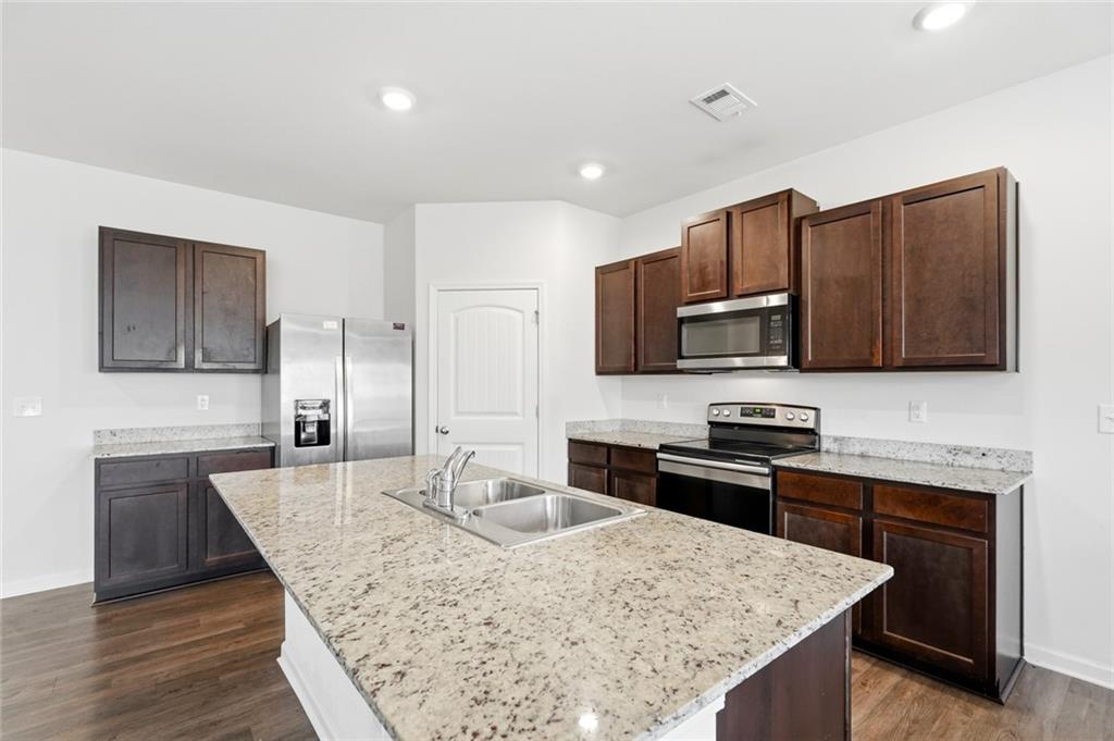 7789365 Property Photo 6