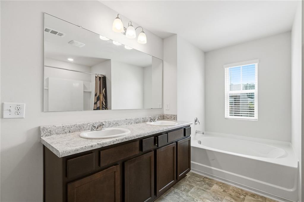 7789365 Property Photo 13