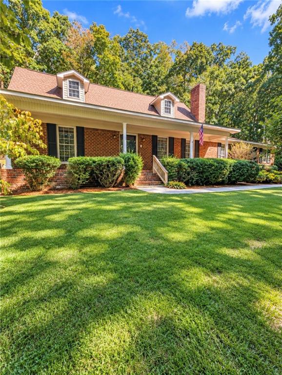 403 S SEQUOYAH Circle NE Property Photo 1