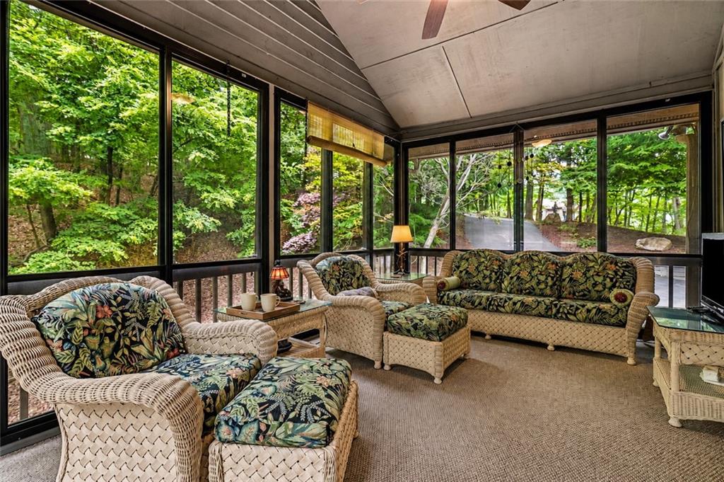 52 Swallow Point Property Photo 8