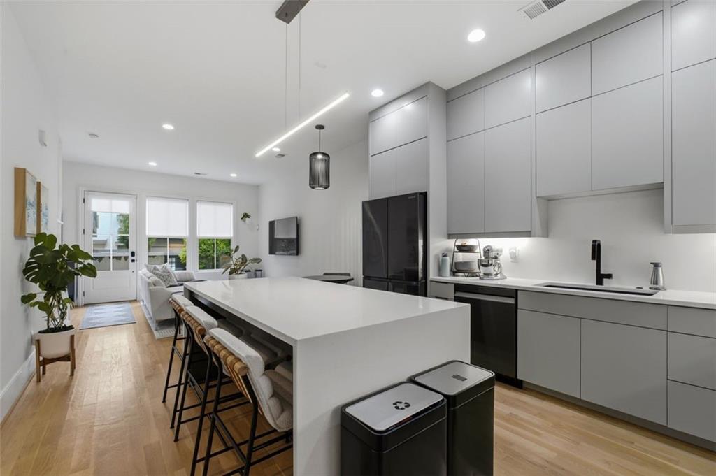 677 Exchange Street Se Property Photo 1