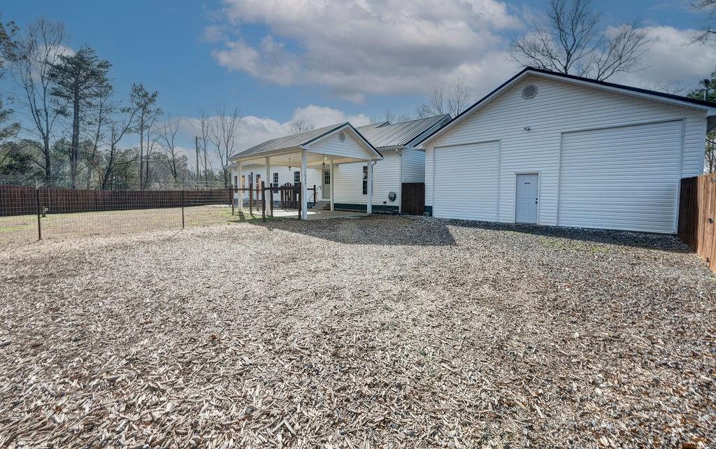 960 Mcentyre Loop Se Property Photo 6