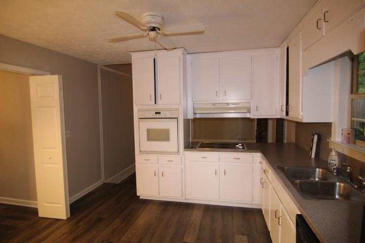 3765 Manor House Drive Property Photo 8