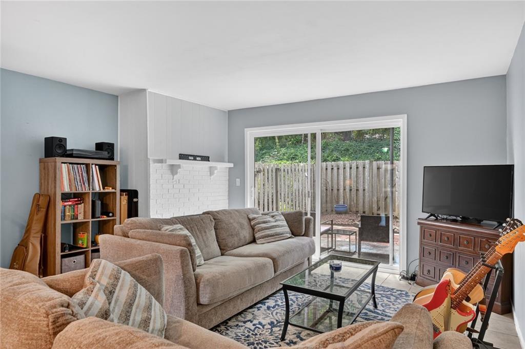 2551 Bradford Square Ne Property Photo 1