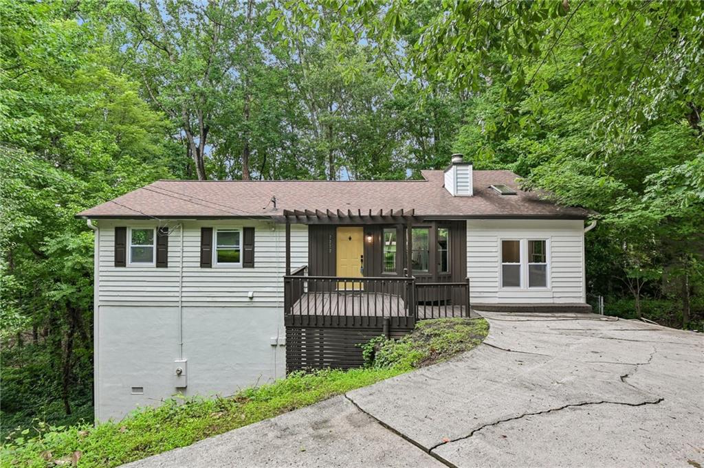 2272 Vistamont Drive Property Photo 1