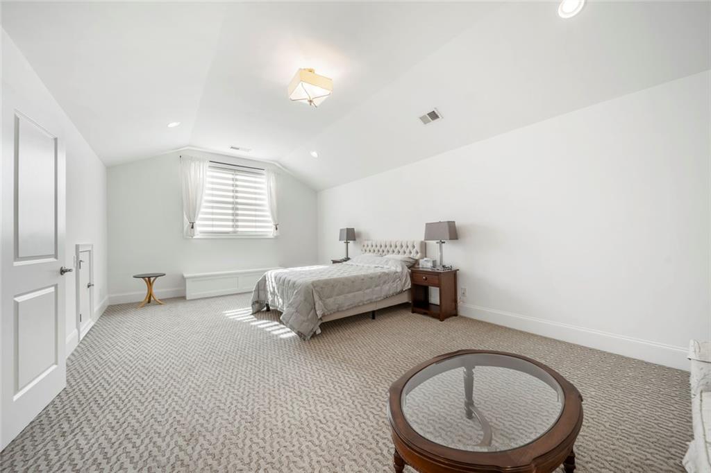 7790166 Property Photo 28