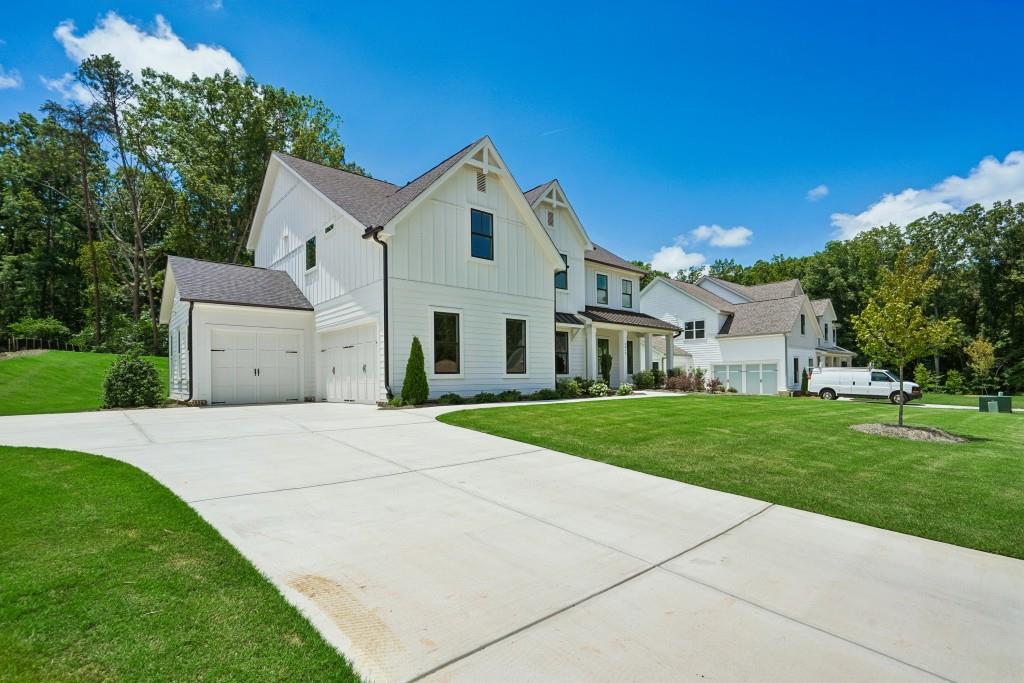 4615 Greyson Manor Drive Property Photo 3