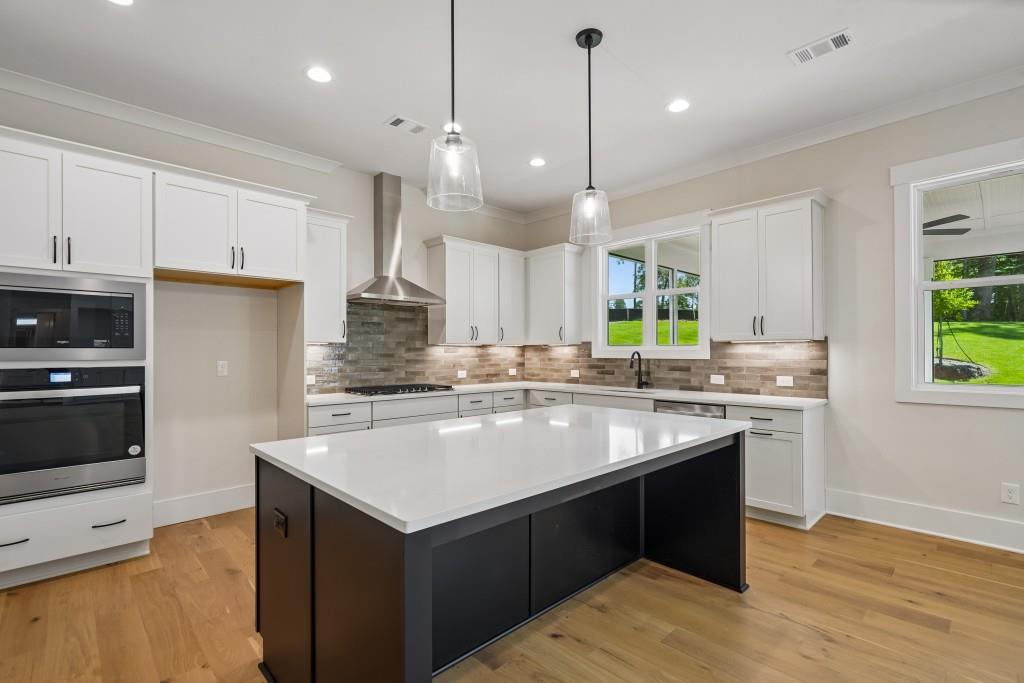 4615 Greyson Manor Drive Property Photo 9