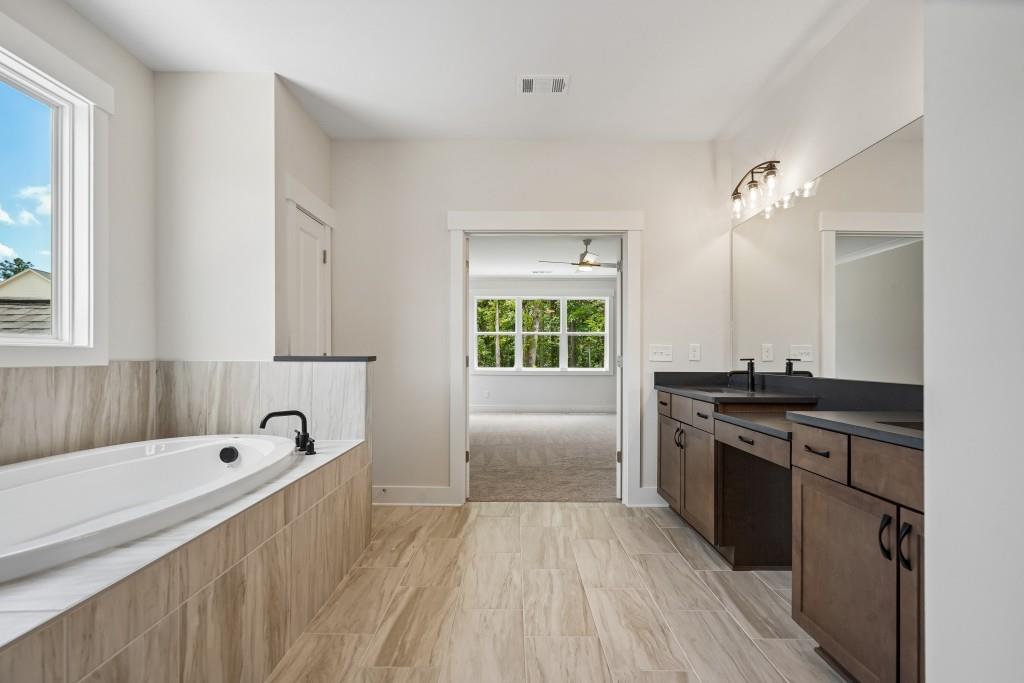 4615 Greyson Manor Drive Property Photo 22
