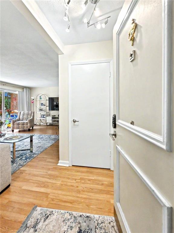 6851 Roswell Road Unit H33 Property Photo 4