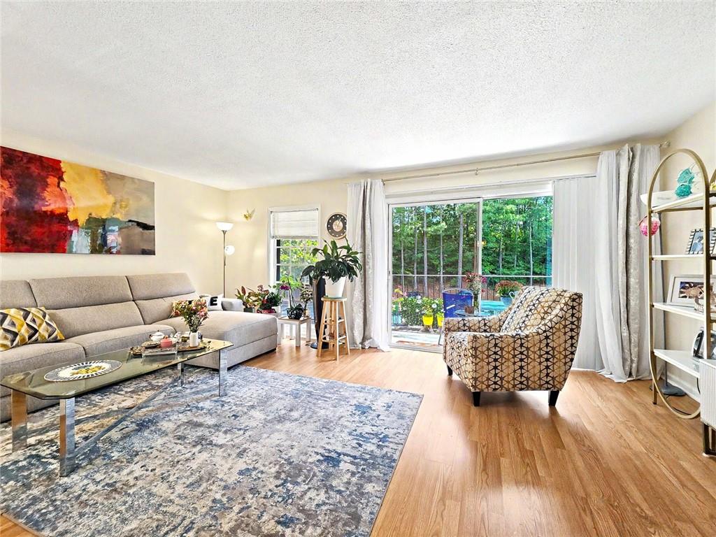 6851 Roswell Road Unit H33 Property Photo 6