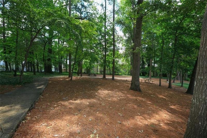 6851 Roswell Road Unit H33 Property Photo 37