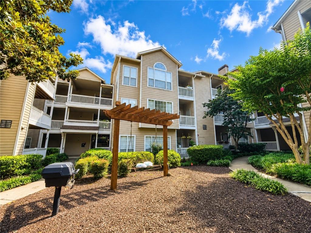 1250 Parkwood Circle Se Unit 1312 Property Photo 1