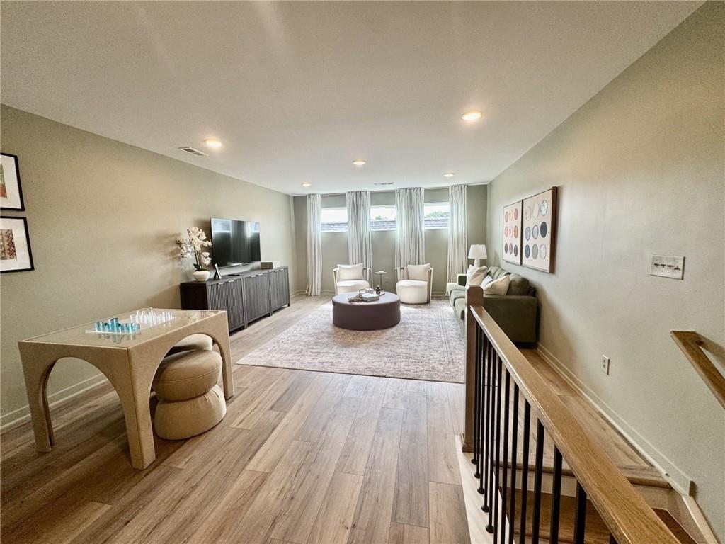 8545 Oak Hollow Way Property Photo 20