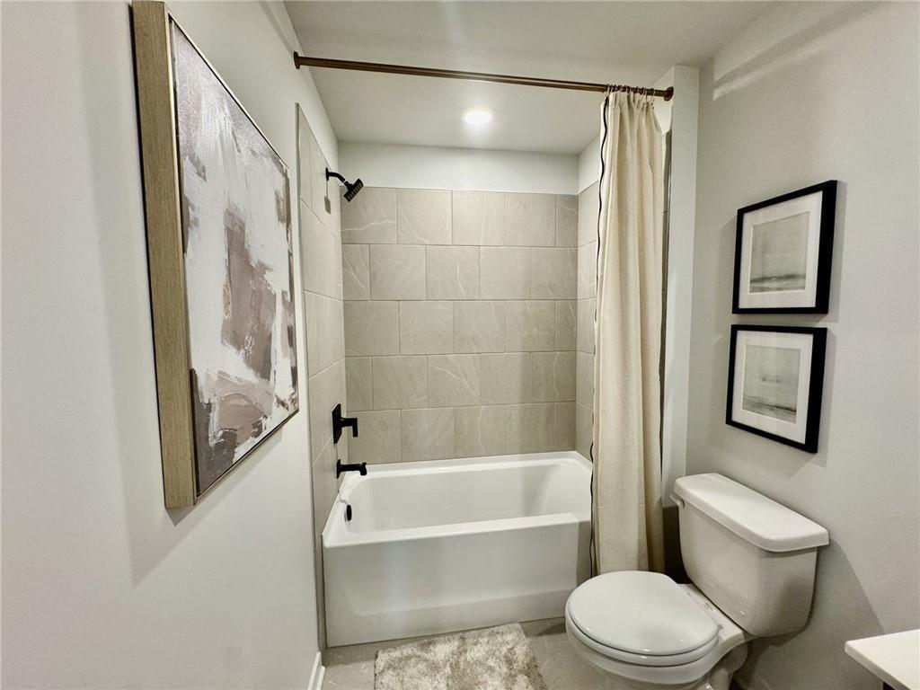 8545 Oak Hollow Way Property Photo 24