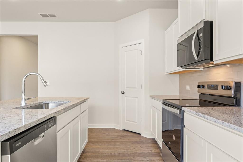 8038 Dickens Drive Property Photo 4
