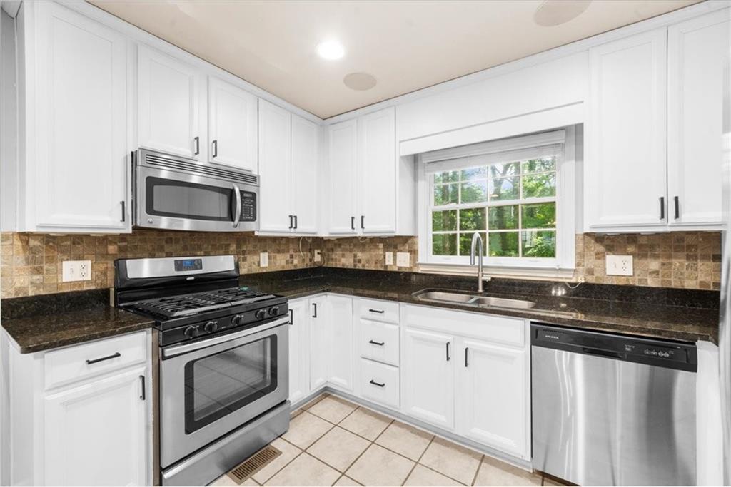 5667 Colton Drive Property Photo 15