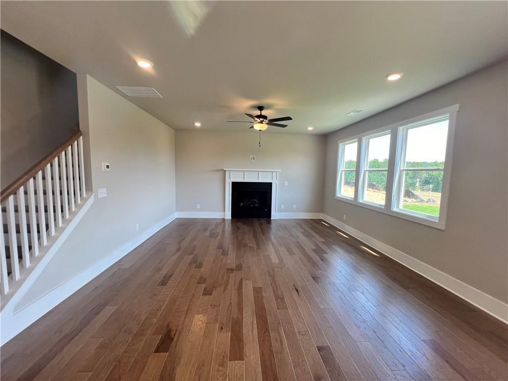 321 Willow Cove Property Photo 5