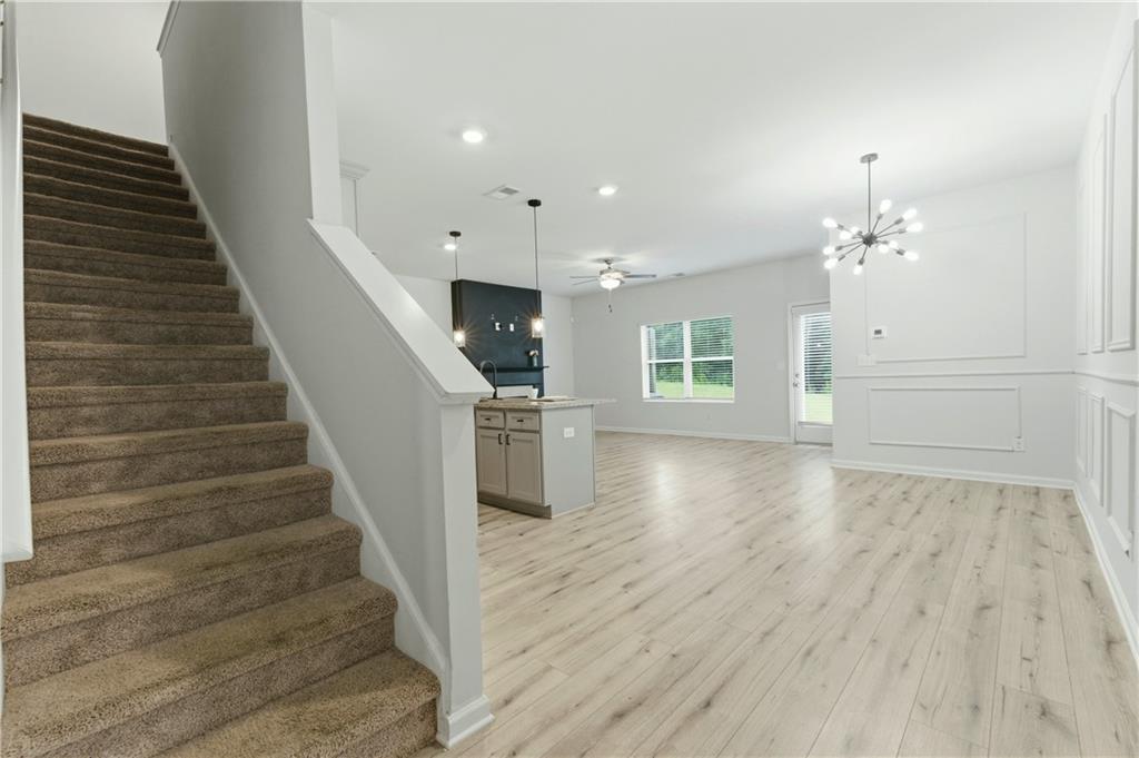 7492 Knoll Hollow Road Property Photo 2