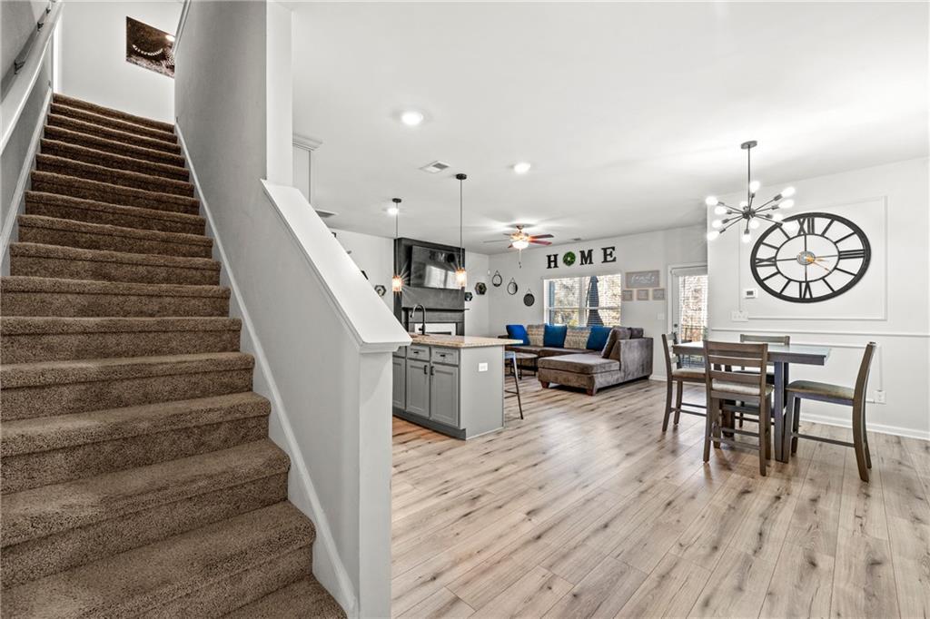 7492 Knoll Hollow Road Property Photo 3