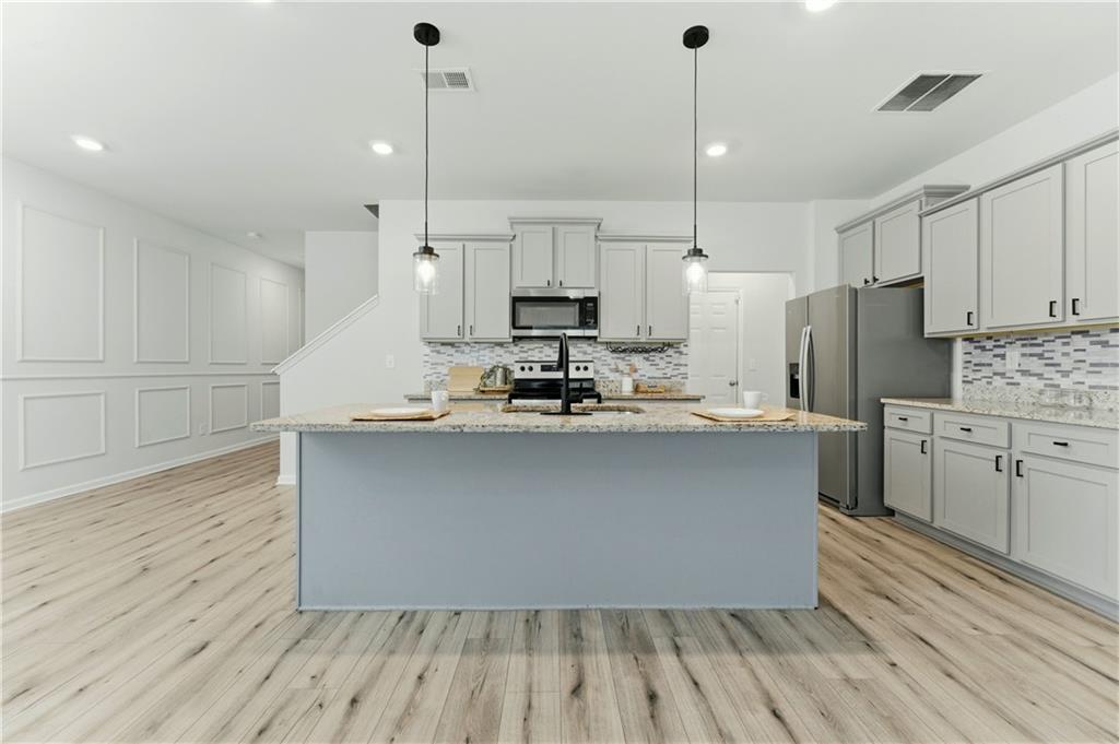 7492 Knoll Hollow Road Property Photo 4