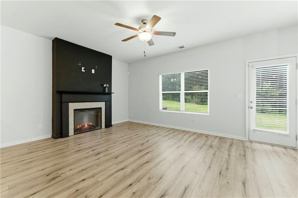 7492 Knoll Hollow Road Property Photo 8