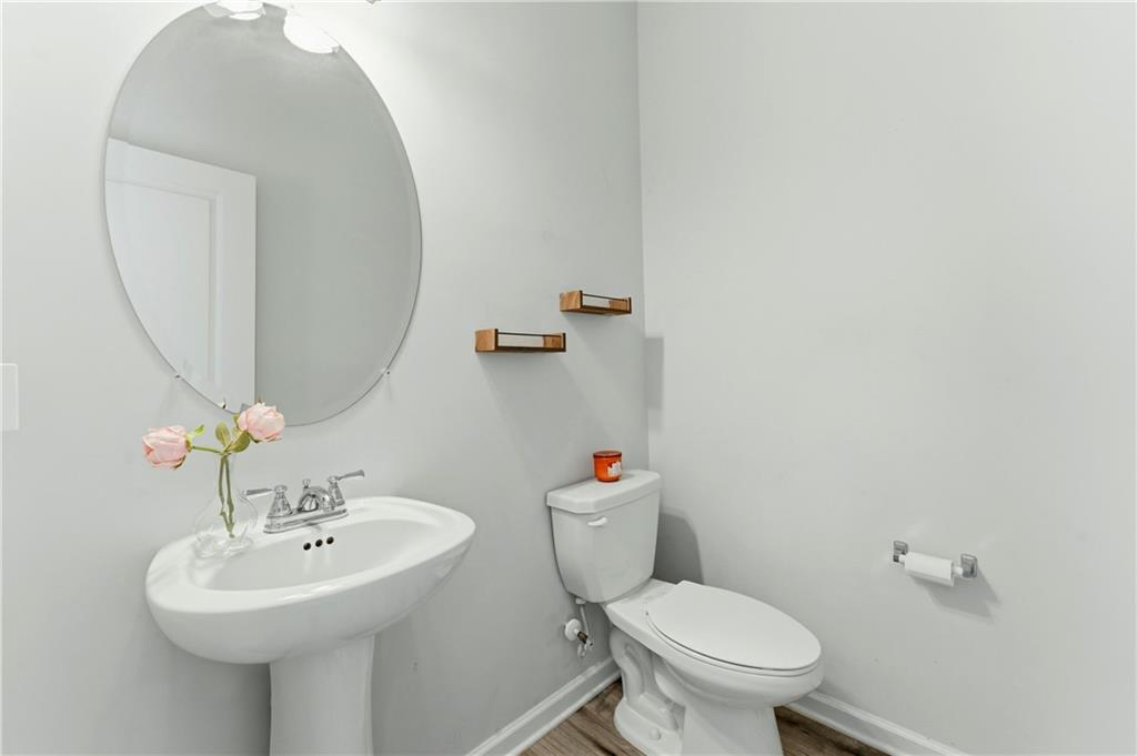 7492 Knoll Hollow Road Property Photo 13
