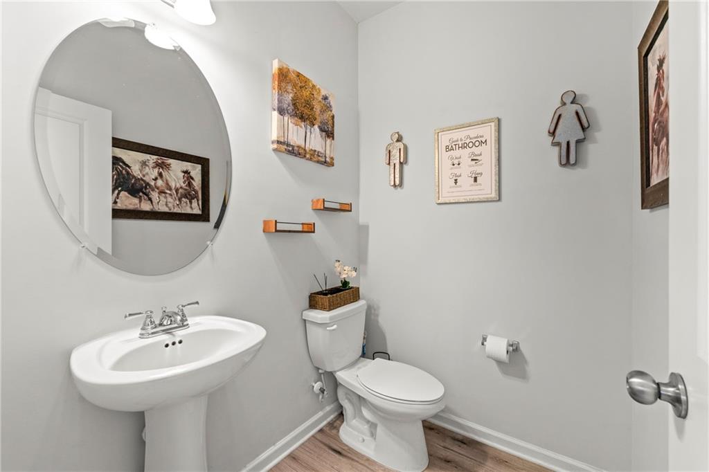 7492 Knoll Hollow Road Property Photo 14