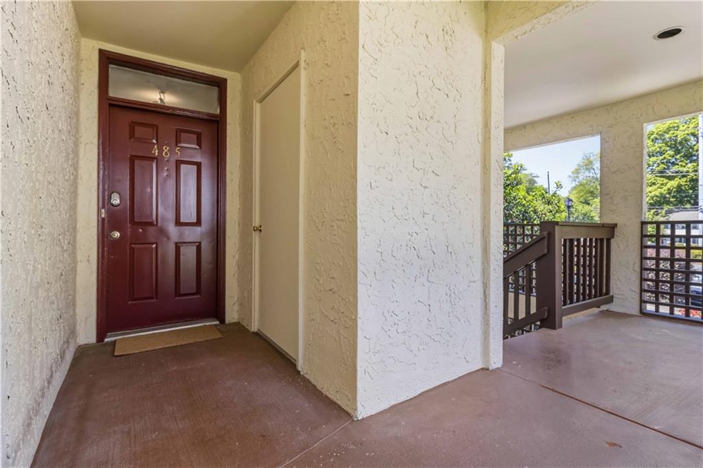 485 Sherman Way Property Photo 4