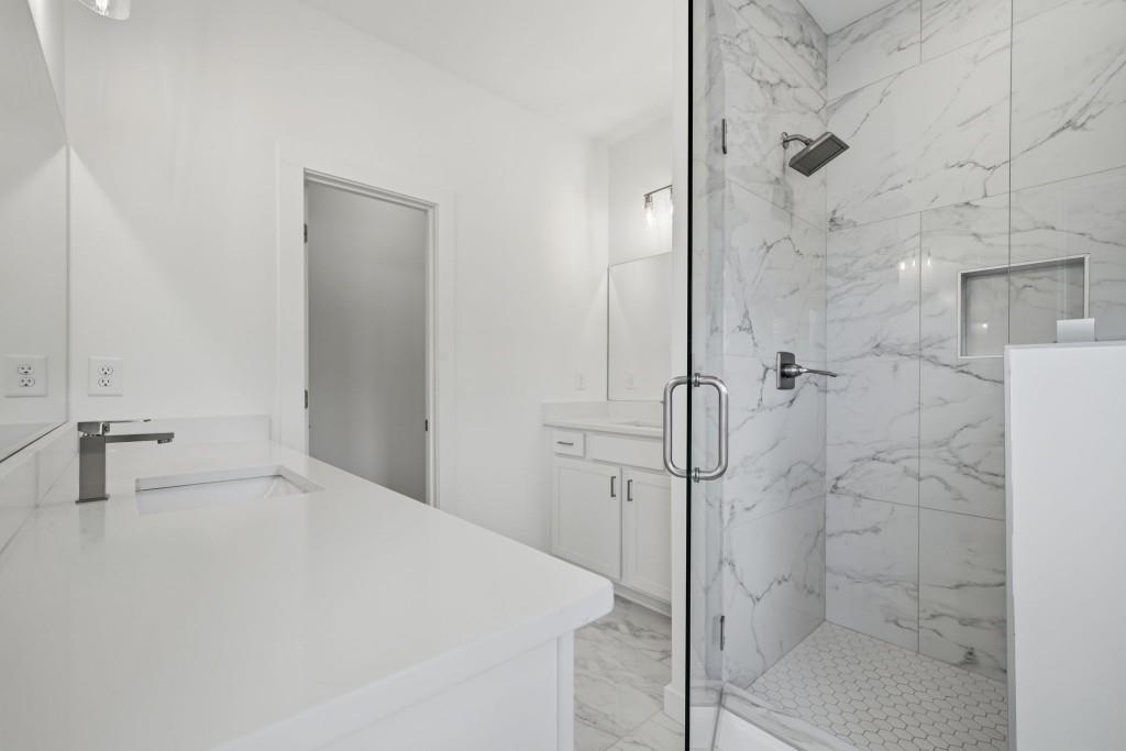1096 Glen Opal Drive Property Photo 32