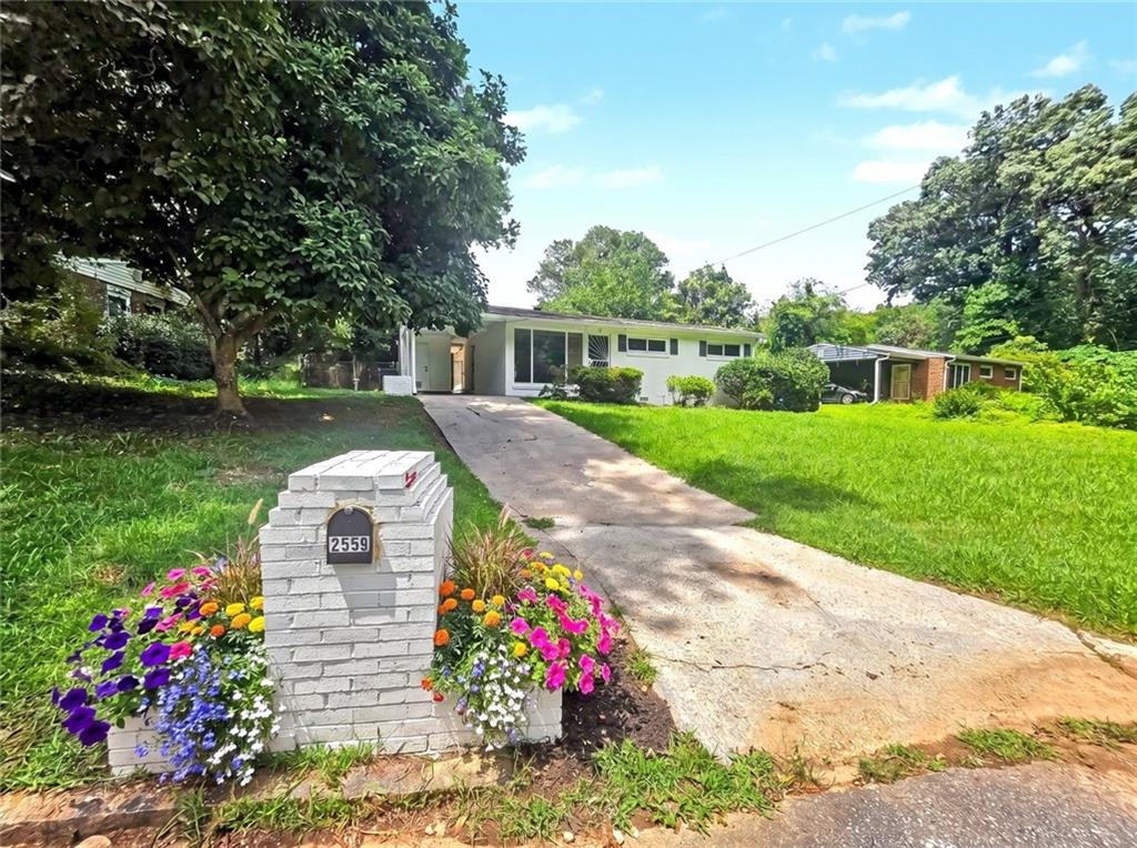2559 Dale Creek Drive NW Property Photo 1