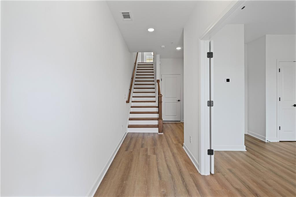 236 Village Overlook Unit L3 Property Photo 6