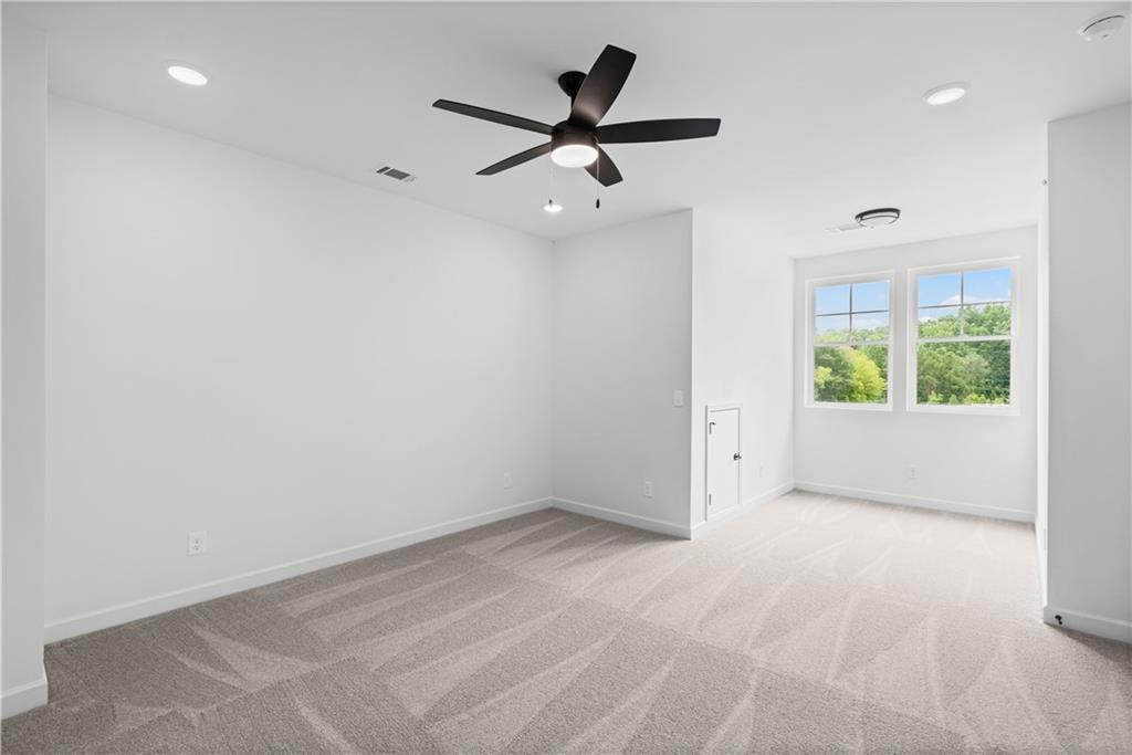 236 Village Overlook Unit L3 Property Photo 23