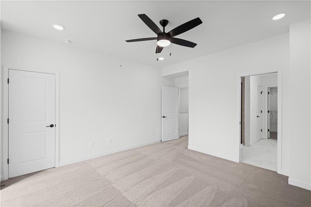 236 Village Overlook Unit L3 Property Photo 24
