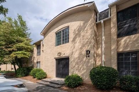 5400 Roswell Road Unit D4 Property Photo 1
