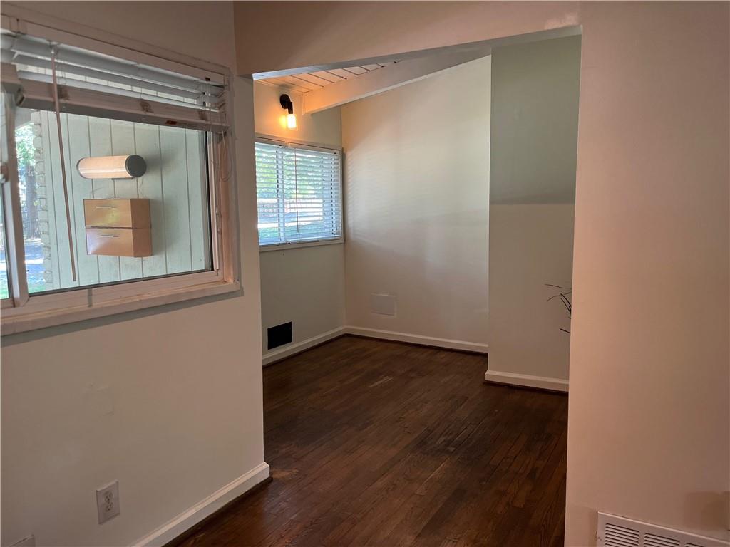 1945 Dellwood Drive Nw Unit B Property Photo 8
