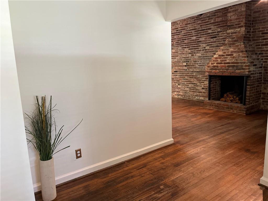 1945 Dellwood Drive Nw Unit B Property Photo 10
