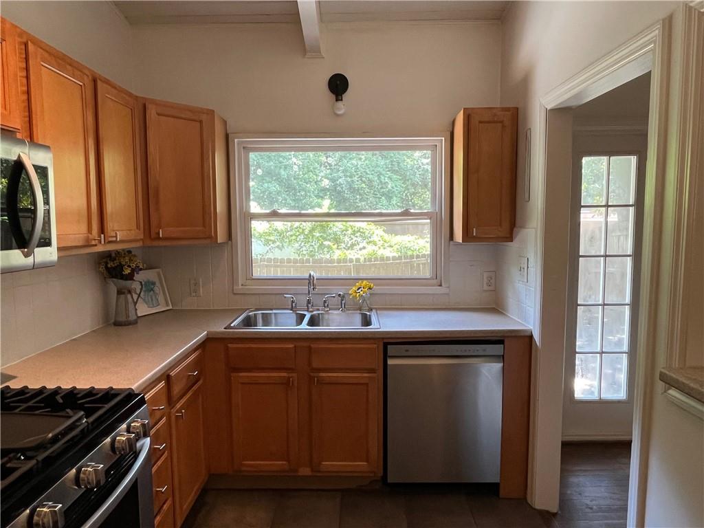 1945 Dellwood Drive Nw Unit B Property Photo 13