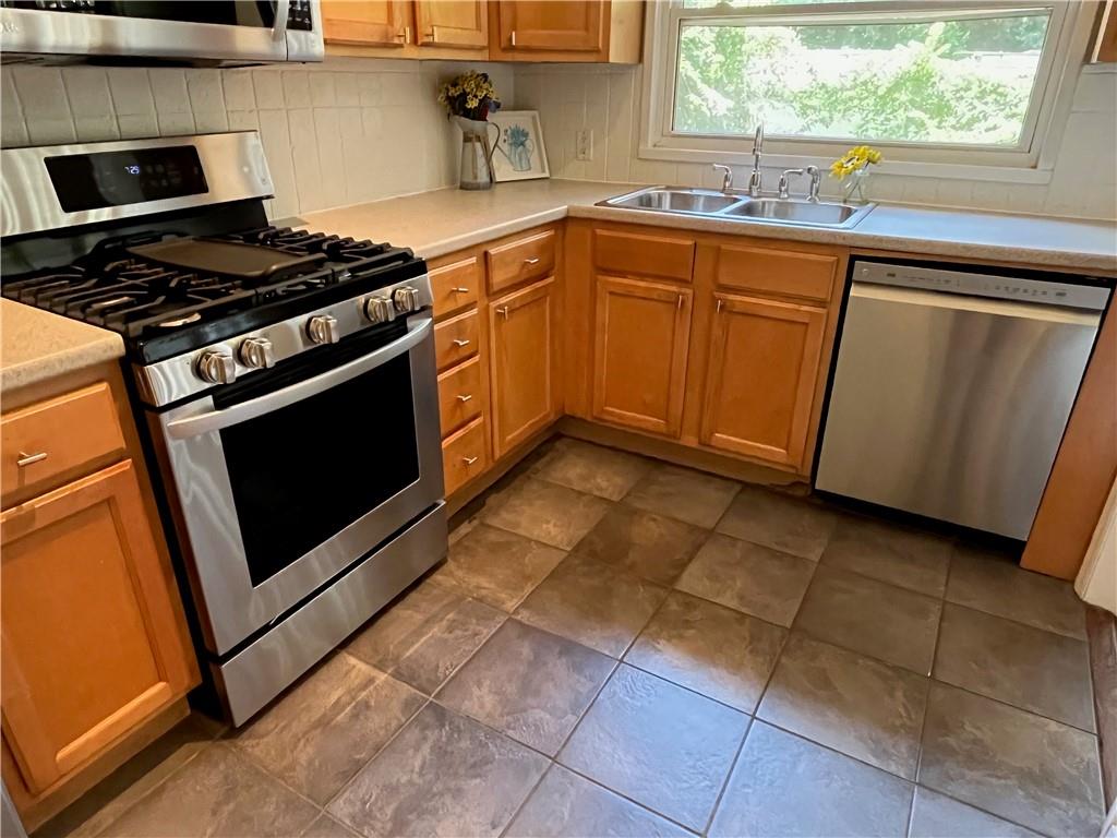 1945 Dellwood Drive Nw Unit B Property Photo 15