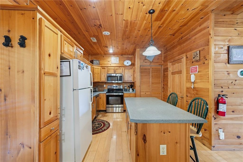 76 River Forest Place Unit D Property Photo 10