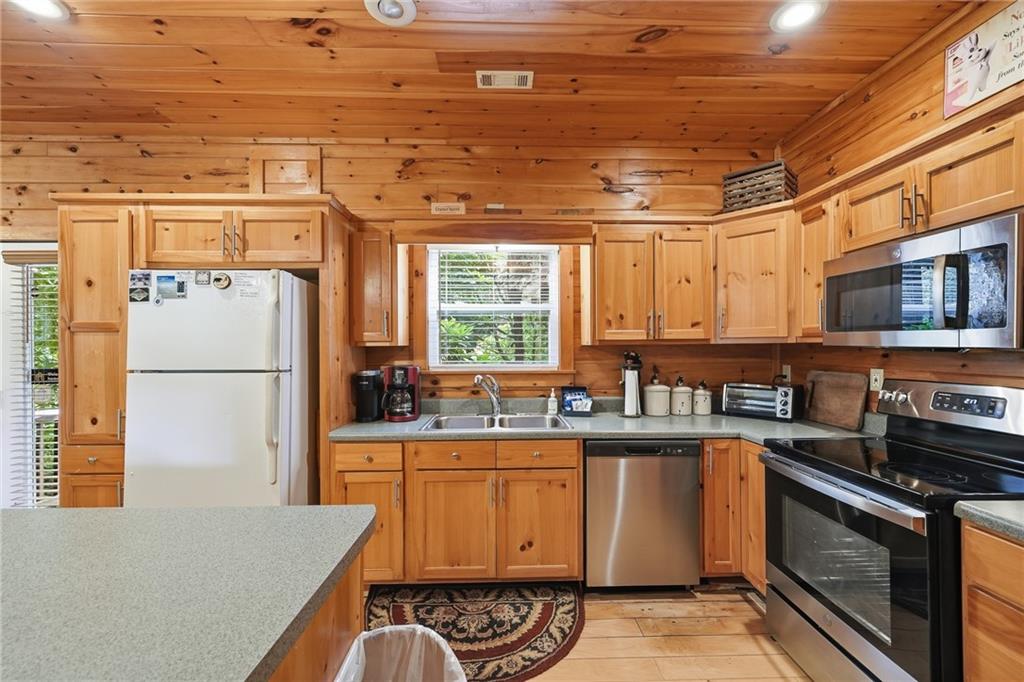 76 River Forest Place Unit D Property Photo 12