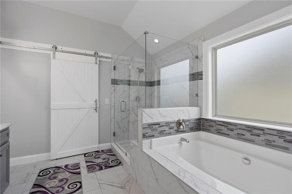 195 Echols Way Property Photo 63