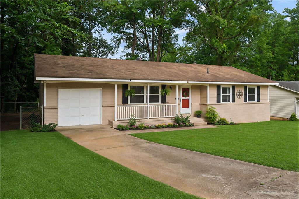 8845 Ashwood Drive Property Photo 3