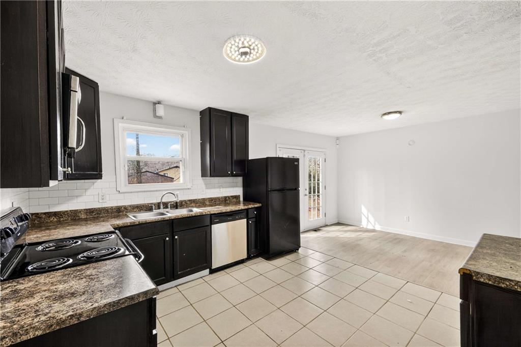 8845 Ashwood Drive Property Photo 11