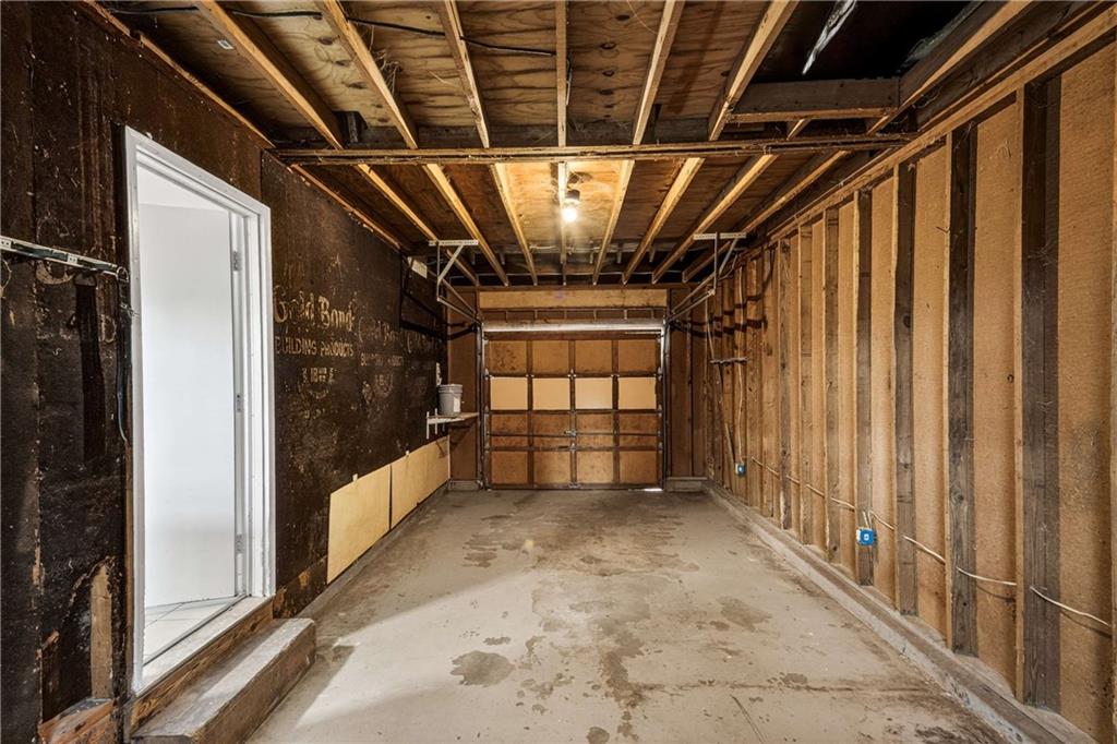 8845 Ashwood Drive Property Photo 13