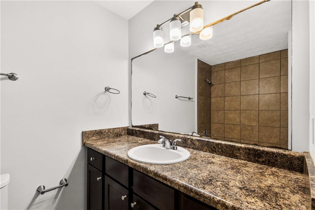 8845 Ashwood Drive Property Photo 14